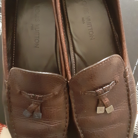 Louis Vuitton - Picture 1 of 4
